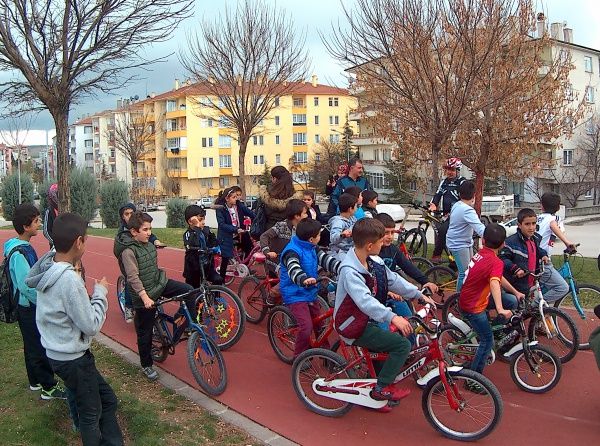 Okulumuzdan Bisiklet Sürme Etkinliği 